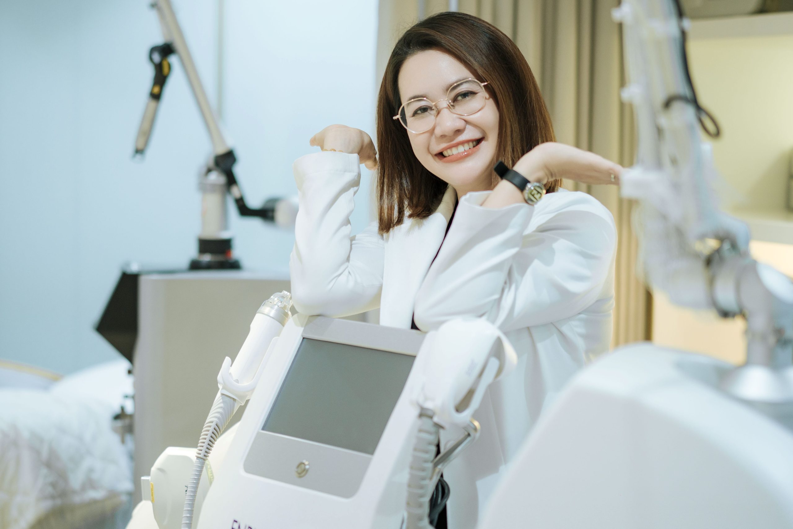 Tại Sao Giới Chuyên Môn Ngành Y Dược Lại Tin Chọn Dr Reju Để Tân Trang Nhan Sắc