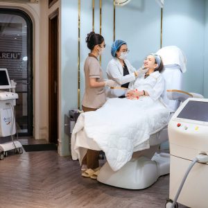 Tiến hành điều trị chuyên sâu & toàn diện